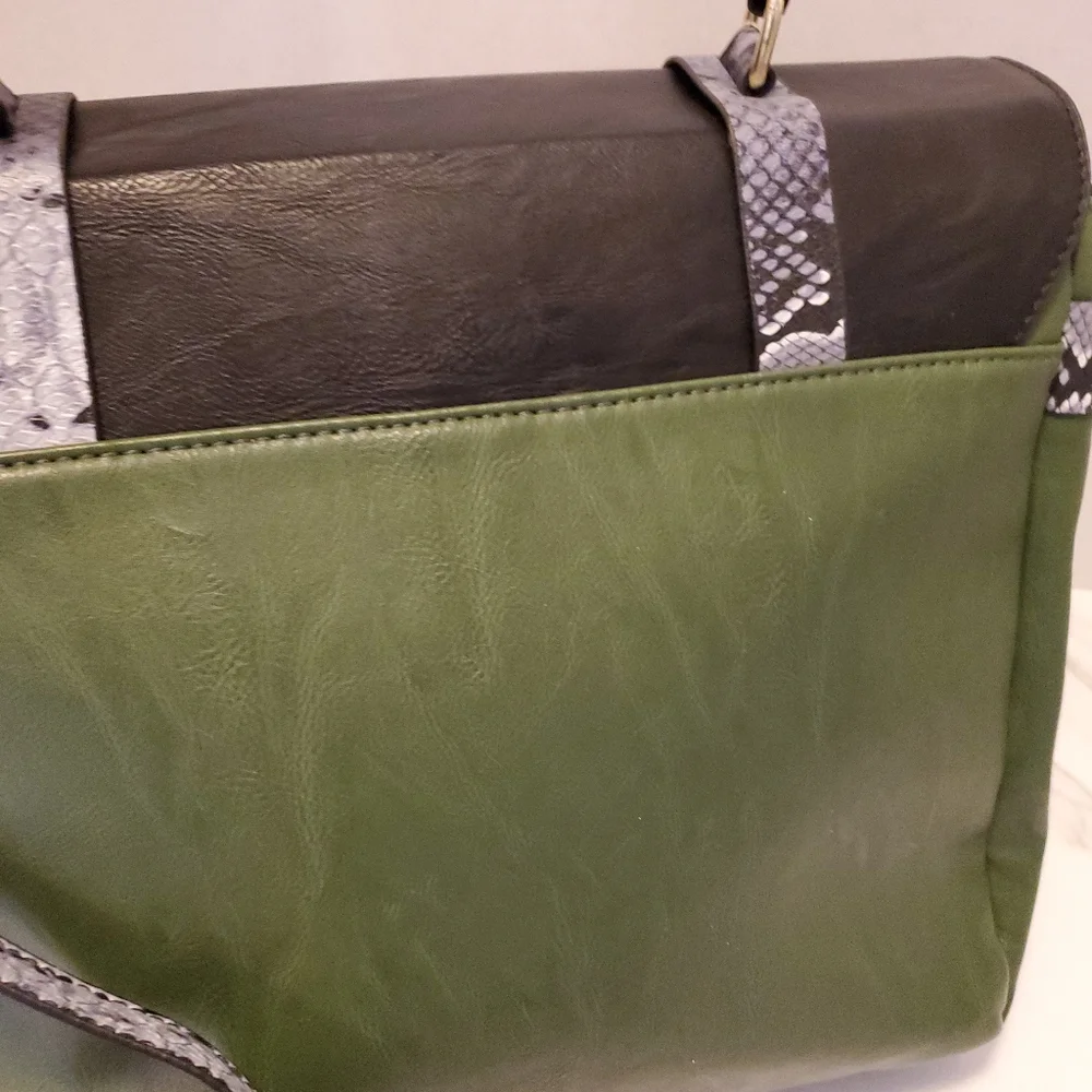 Nwt Steve Madden Black And Green Satchel